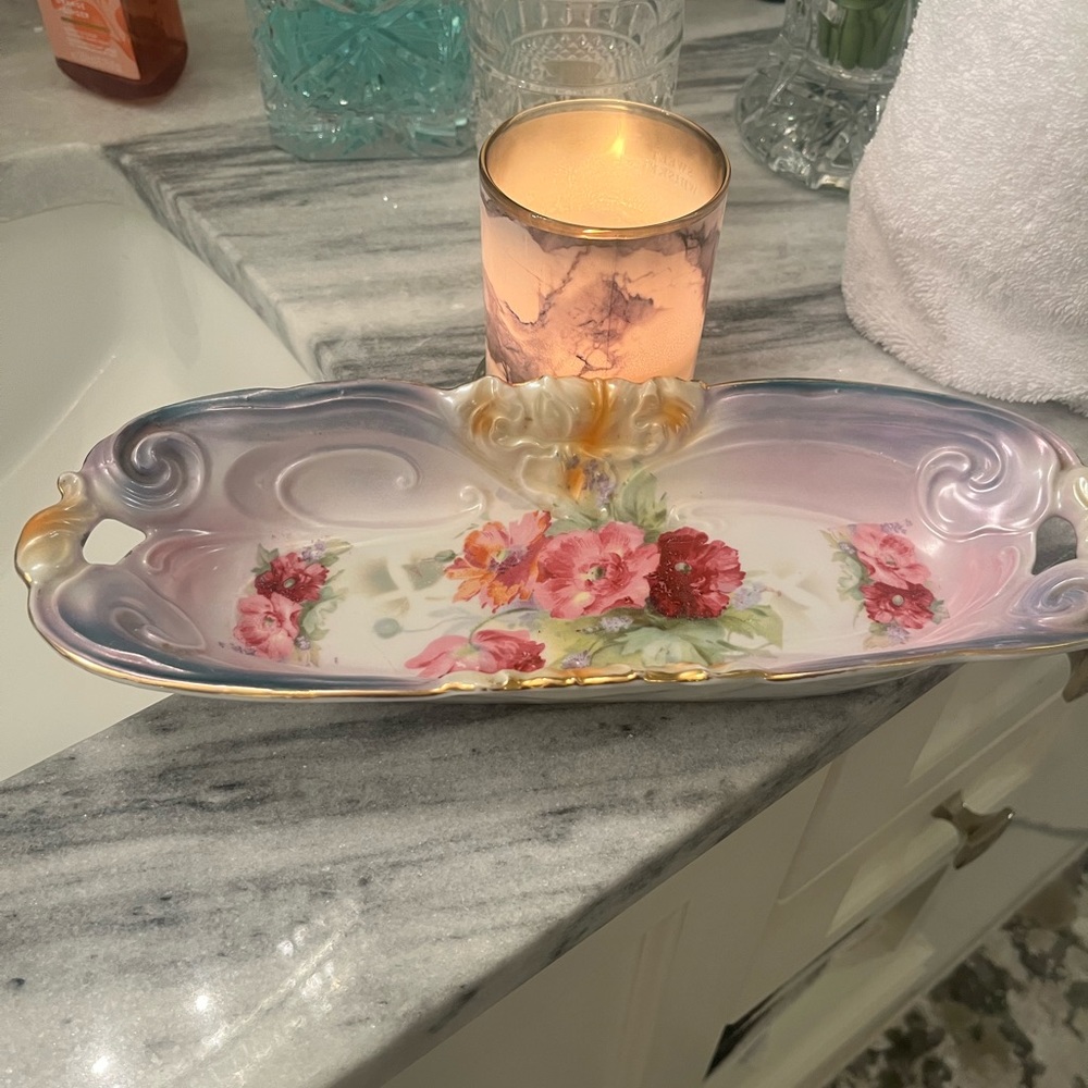 Vintage beautiful 1940s dish 12 long by five wide